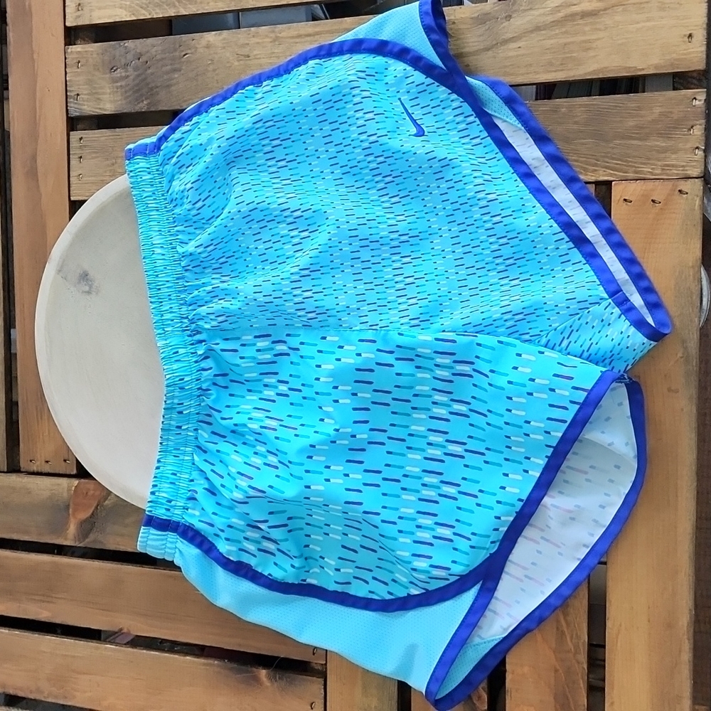 Girls sz L Nike shorts